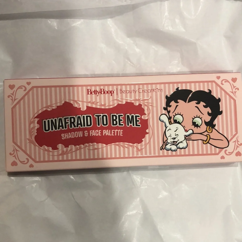 Betty Boop unafraid to‎ be me 10 shases eyeshadow and face mirrored palette new